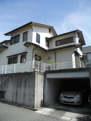 Local appearance photo. The building exterior is a picture! Heisei already exterior wall paint in 17 years in November!