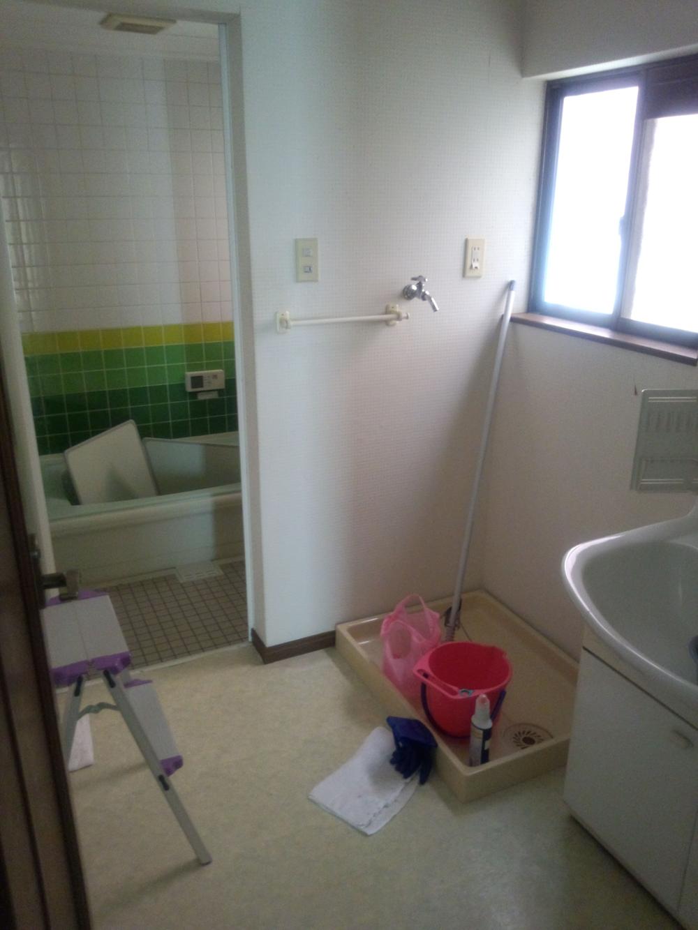 Bathroom. Room (May 2012) shooting