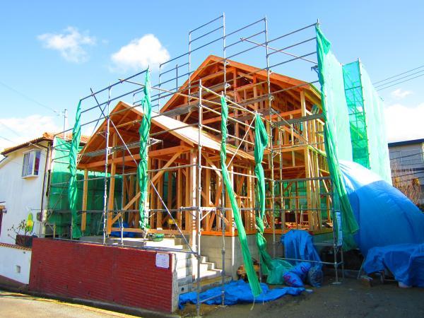 Local appearance photo. December shooting. Widely frontage, It is very large stately appearance! 