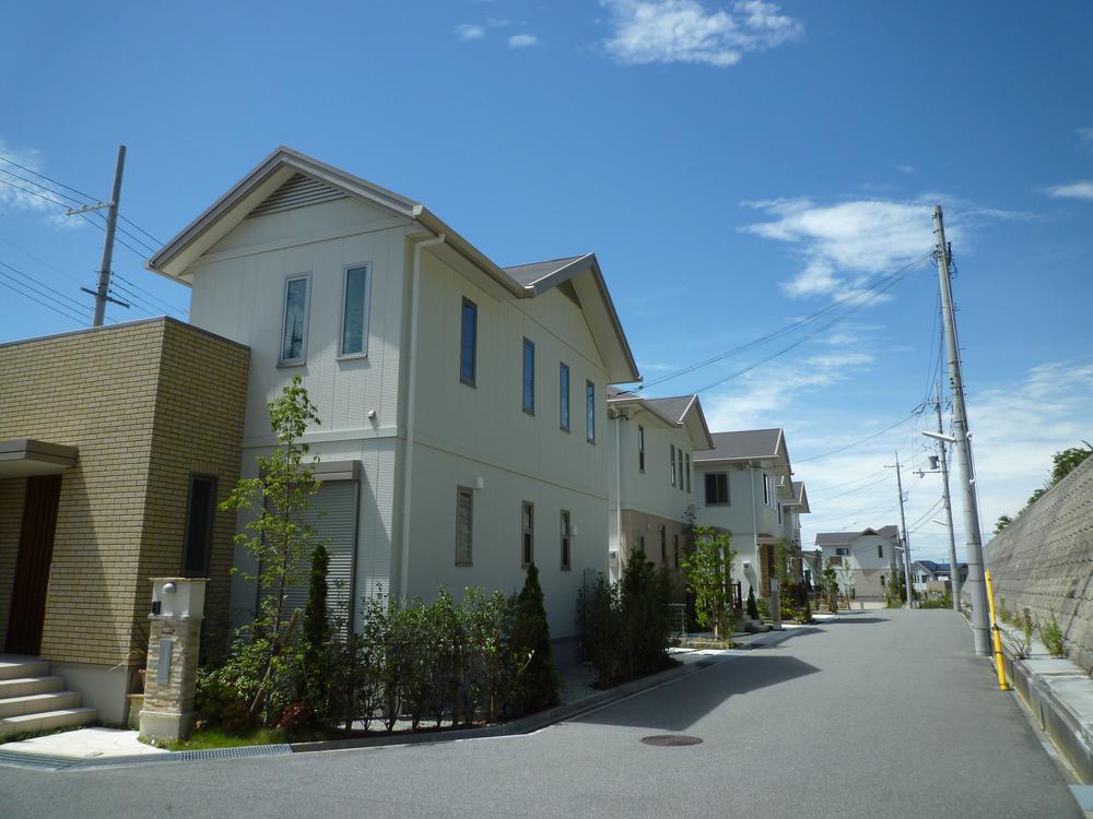 Sale already cityscape photo. Walk the course the whole city. Beautiful skyline, It will also be the refresh of the mind and body. (In the subdivision "fruitful way")