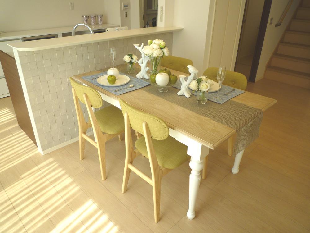 Other introspection. Dining leading to the kitchen, It will also be easier mom of housework. <7-20 No. land dining>