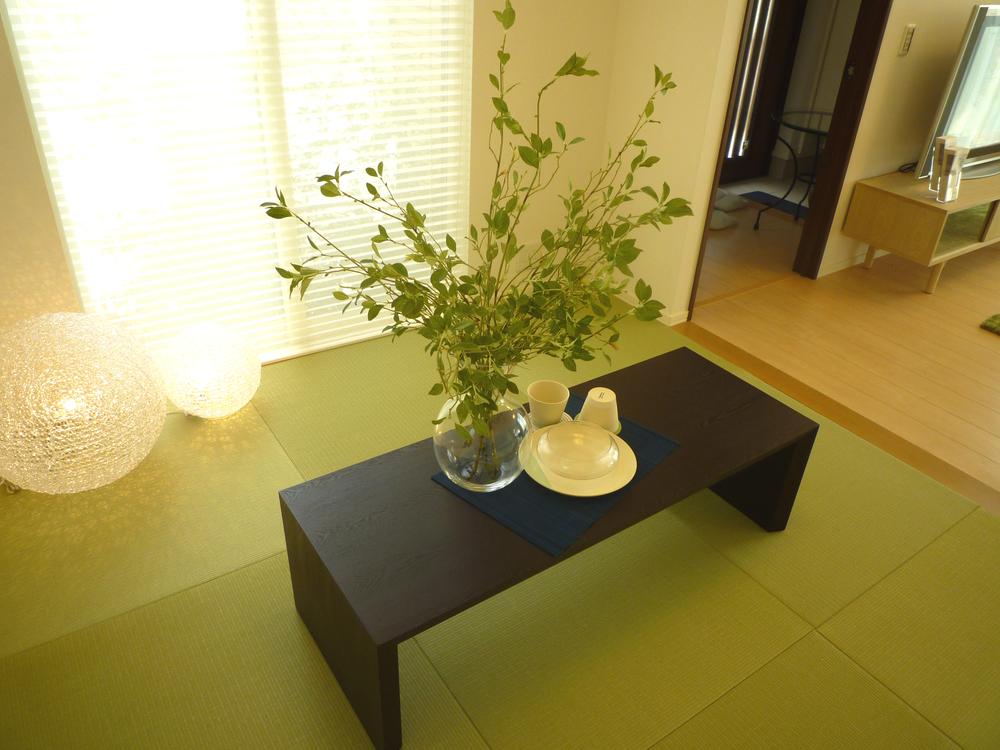 Other introspection. Modern Japanese-style. While maintaining harmony with the living, It has become a Japanese-style room unique calm space. <7-20 No. land Japanese-style>