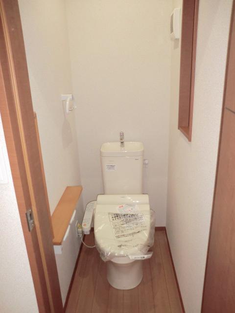 Same specifications photos (Other introspection). Same specifications toilet photo