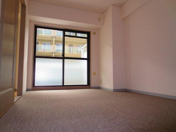 Non-living room. Impressive bright for the.