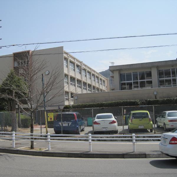 Junior high school. Oike Junior High School