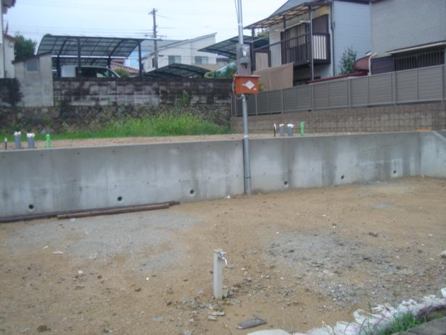 Local photos, including front road. Local is a photo