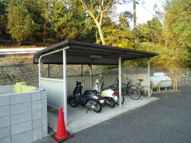 Other common areas. Parking space available within the covered site