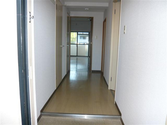 Entrance. Entrance hallway →