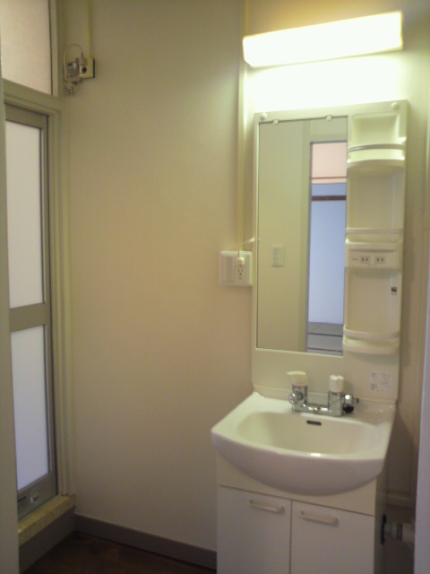 Washroom. Easy-to-use independent washroom ☆