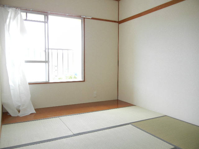 Other room space. Each room is very bright! (^^)!