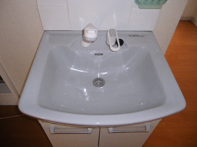 Other Equipment. Wash basin