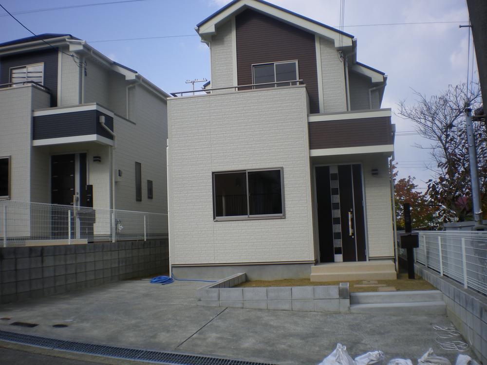 Local appearance photo. Local (11 May 2013) Shooting