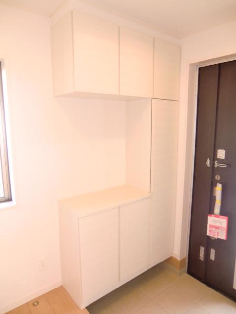 Entrance. Local photos (entrance)