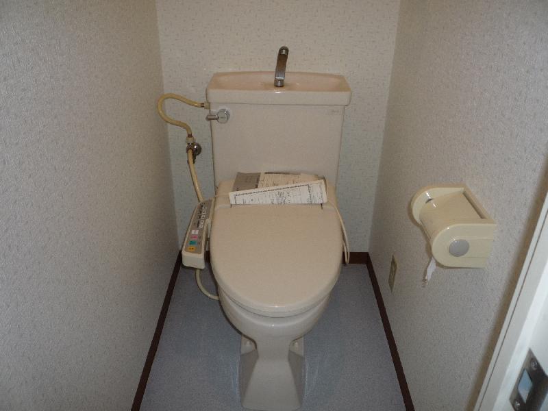 Toilet. Outlet there