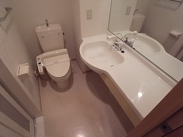 Washroom. Washlet toilet ・ Shampoo dresser