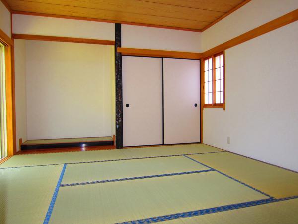 Non-living room. Japanese-style room 8 pledge and with alcove