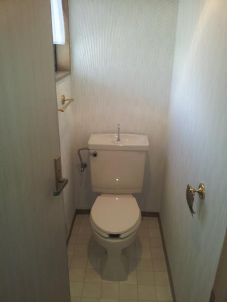 Toilet. Second floor toilet photo