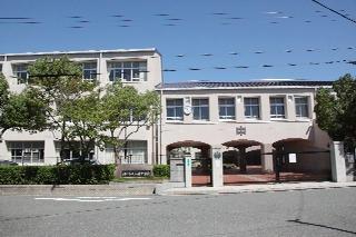 Junior high school. 1546m to Kobe Municipal Koryo Junior High School