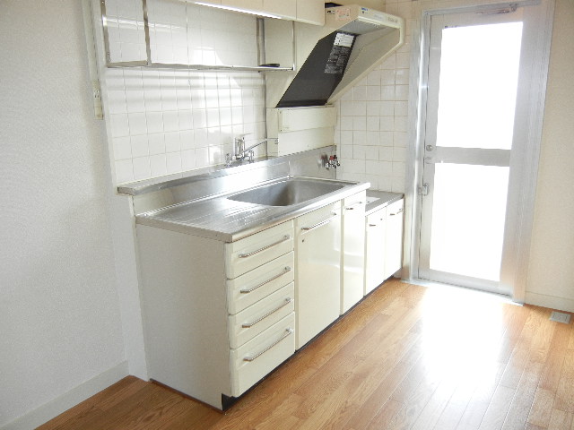 Kitchen. Kitchen space is also bright ☆