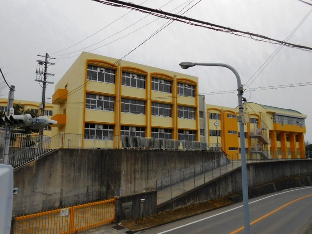 Junior high school. 1400m to Kobe City small part junior high school