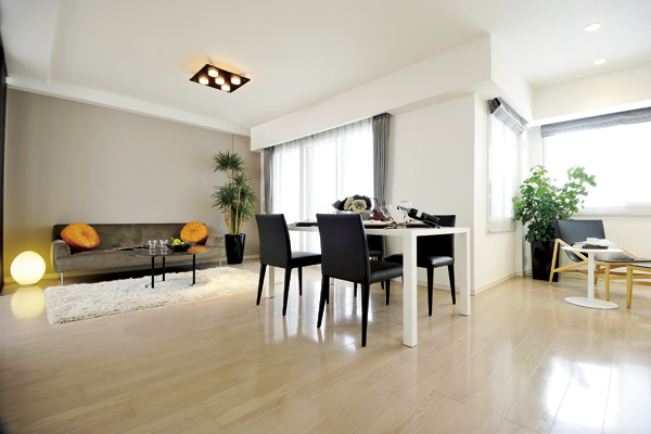 Living.  [living ・ dining] Airy space full produce of frontage wide wide span design, Living fulfill a large room on every day of the family ・ Dining ( ※ )