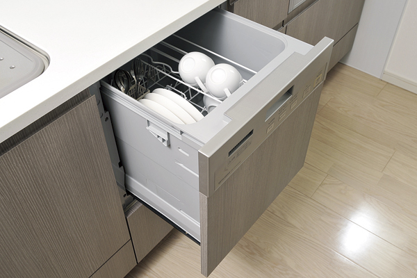 Kitchen.  [Dishwasher] It can be out the dishes in a comfortable position from the top, Slide open type of dishwasher. It offers low noise and energy saving (same specifications)