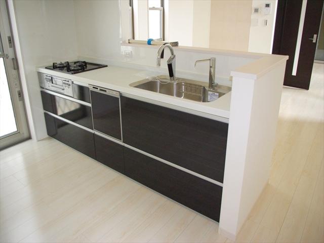Kitchen. It is a popular counter system Kitchen! (A No. land)