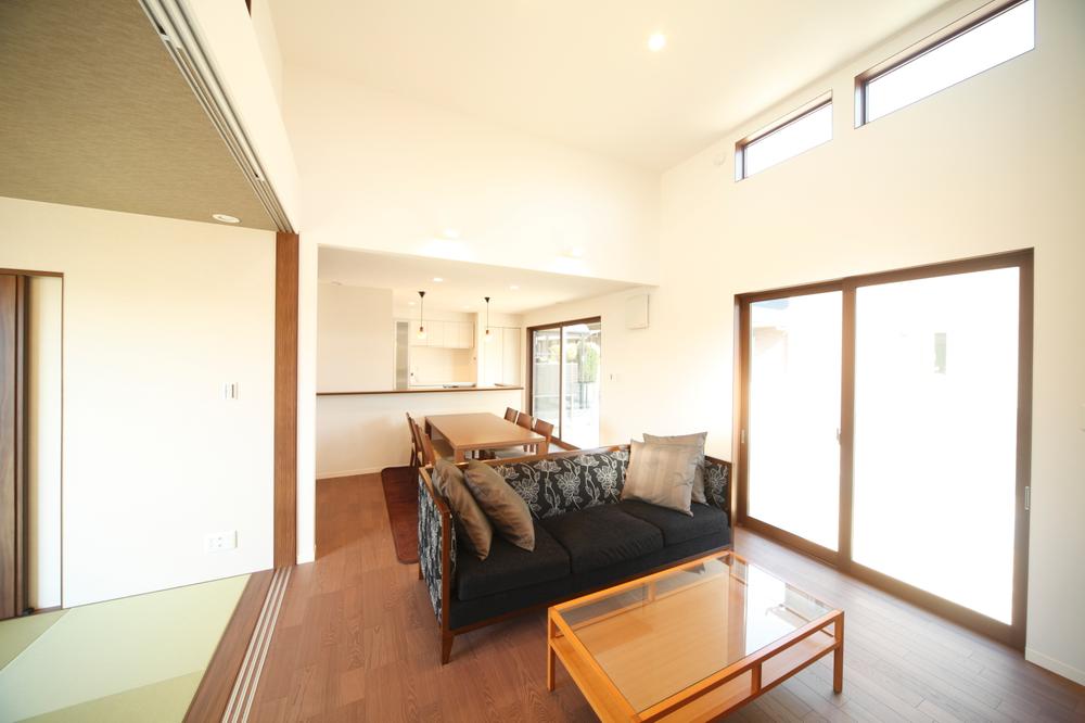 Living. Local (11 May 2013) Shooting