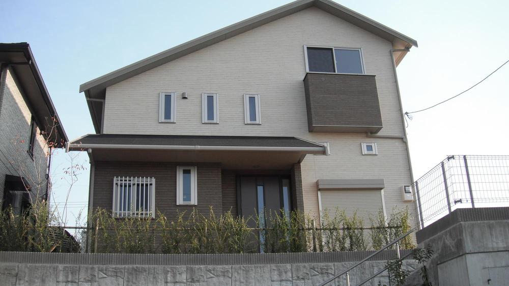 Local appearance photo. Local (11 May 2013) Shooting