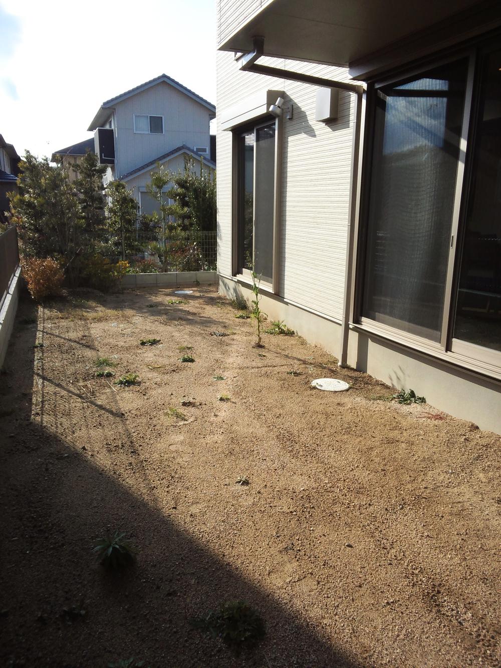 Garden. South side garden (12 May 2013) Shooting