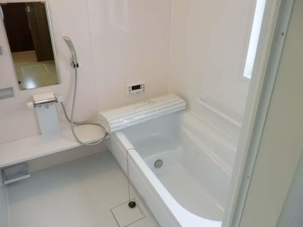 Same specifications photo (bathroom)