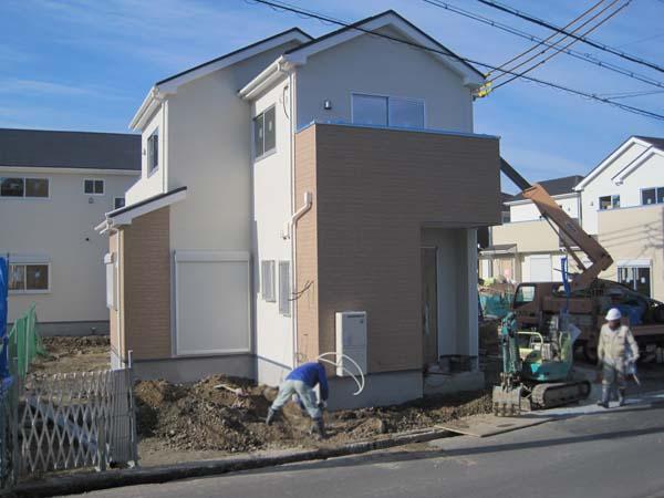 Local appearance photo. Local (12 May 2013) Shooting