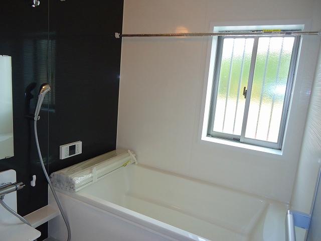 Bathroom. Indoor (11 May 2013) Shooting Bathroom heating, Drying with,  24-hour ventilation, Eco Jaws