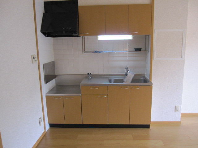 Kitchen. Also spacious kitchen ☆