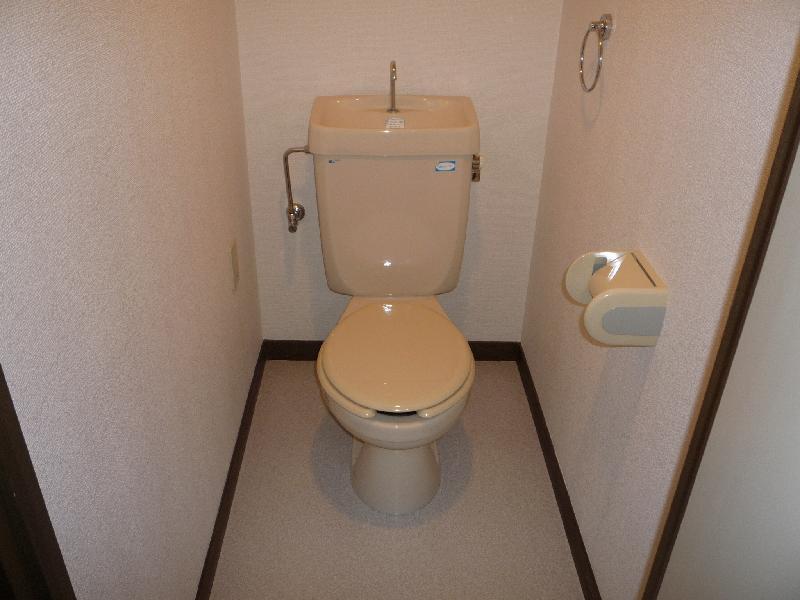 Toilet. Outlet there