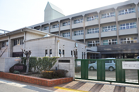 Junior high school. 763m until the falconer junior high school (junior high school)