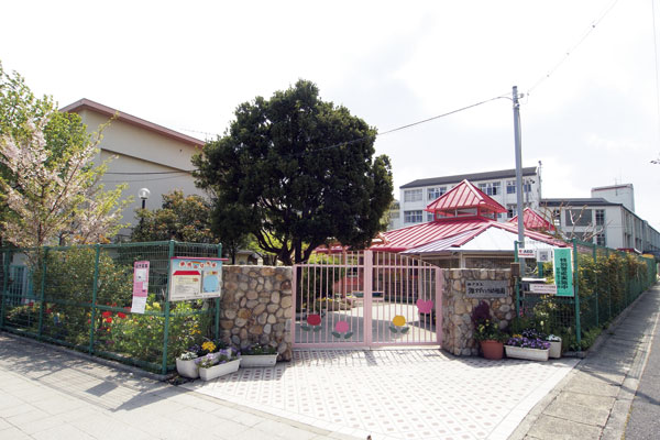 Surrounding environment. Municipal Nada Suzukake kindergarten (8-minute walk ・ About 590m)