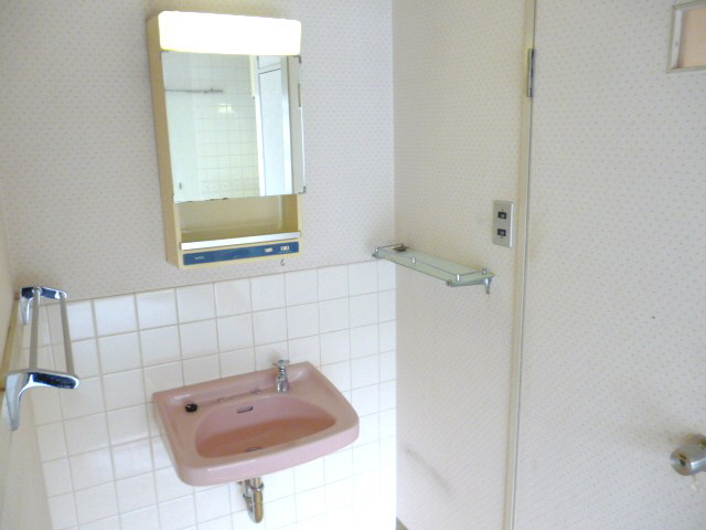 Washroom. There is also a separate hand-washing facilities