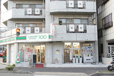 Convenience store. 50m to Lawson 100 yen uniform (convenience store)