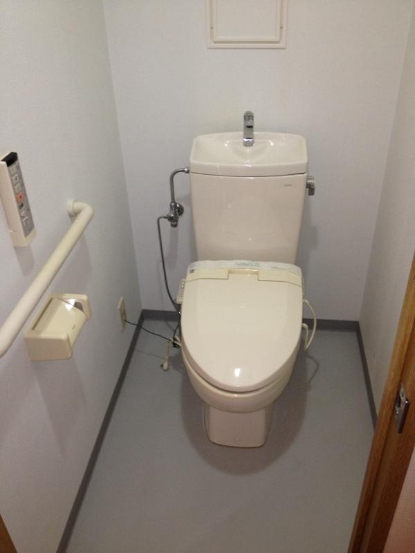Toilet. 2 toilets
