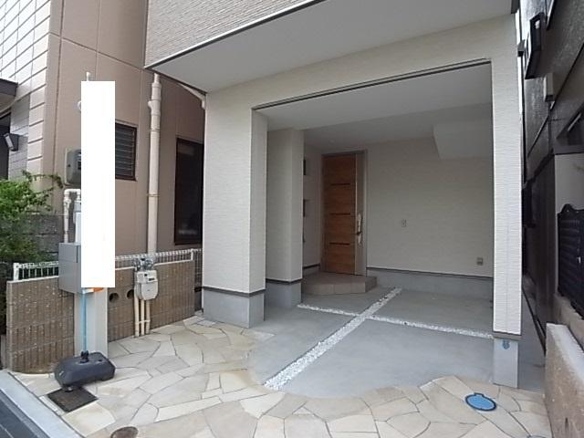 Local appearance photo. Parking space