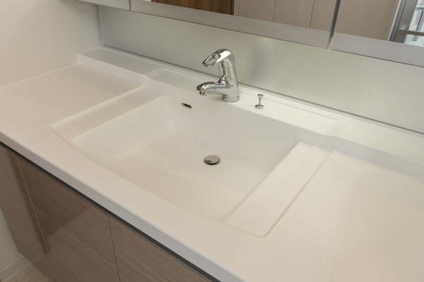 Bathing-wash room.  [Counter-integrated basin bowl] Bowl and integrated there is no seam of the counter. Not only beautiful to the eye, You can clean it suppress the generation of easy dirt and mold (same specifications)