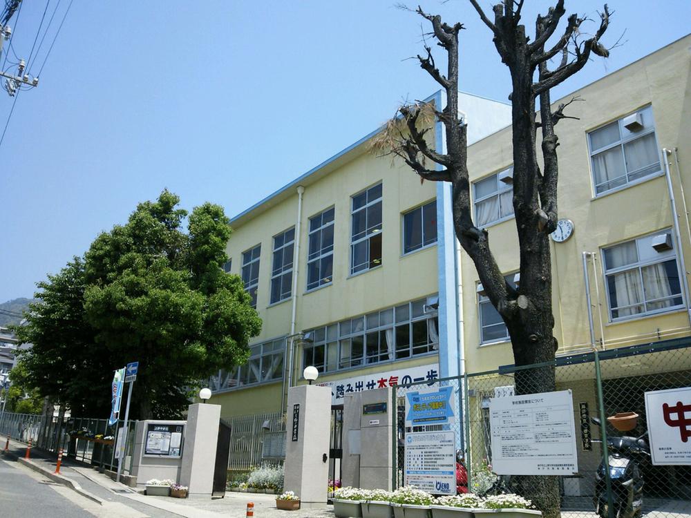 Junior high school. 850m to Ueno Junior High School
