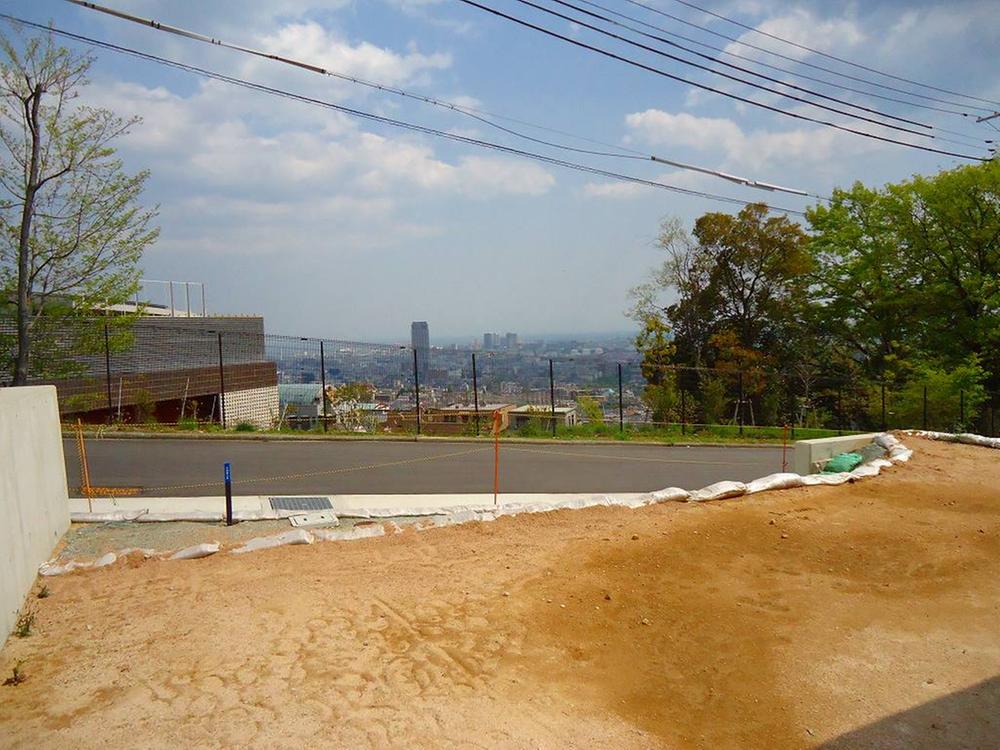 View photos from the local. View from the site (August 2013) Shooting, View from the land is good. Also looks sea. 