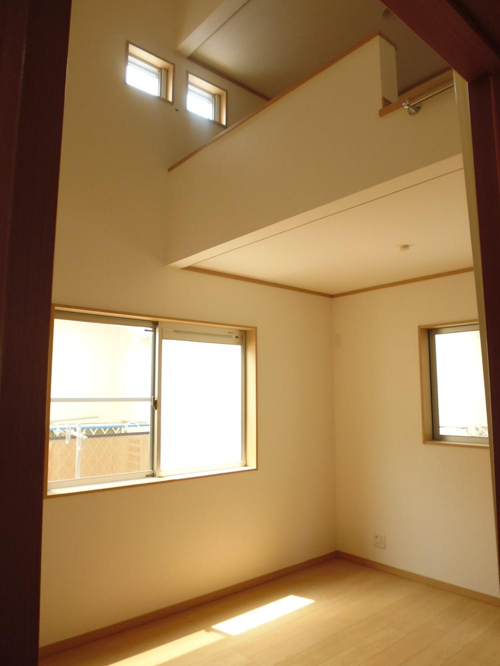 Non-living room.  ■ Western-style 3