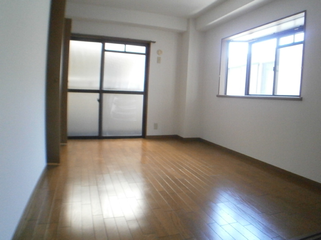 Other room space. Beautiful Western-style flooring upholstery.