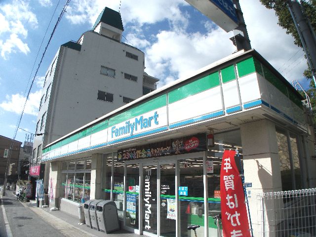 Convenience store. FamilyMart Dongtan Mikageyamate store up (convenience store) 354m