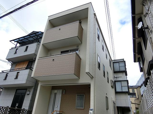 Local appearance photo. Local (11 May 2013) shooting bright south-facing! Guests preview the same day!