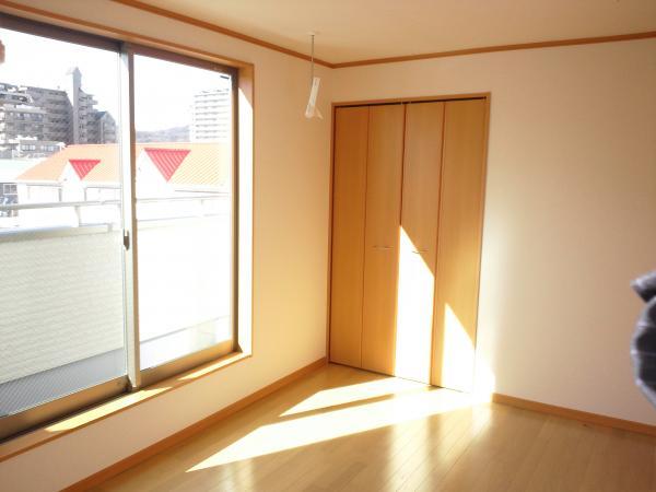 Non-living room. Day well is very bright!