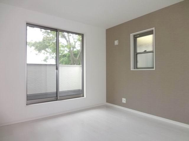 Living. Second floor living room. LDK16 Pledge. Balcony. In south daylighting is yang those good.